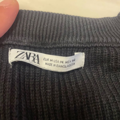 Zara sweater size M black in like new condition