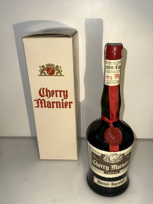 Vintage μπουκάλι Cherry Marnier Liqueur με κουτί, καινούργιο