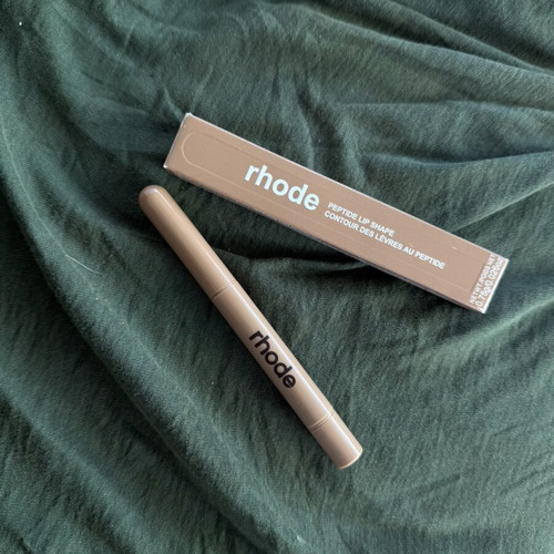 Rhode lip liner shade Twist new unused