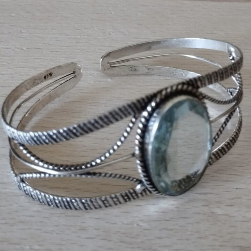 Handmade adjustable bracelet with turquoise stones, like new