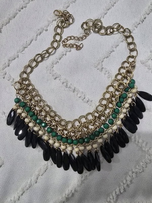 Necklace like new with multicolored designs