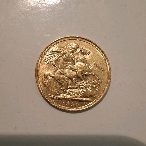 Collectible gold English sovereign Queen Victoria 1880 and 1890 like new