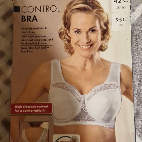 Bra size 95C new, white Jolinesse