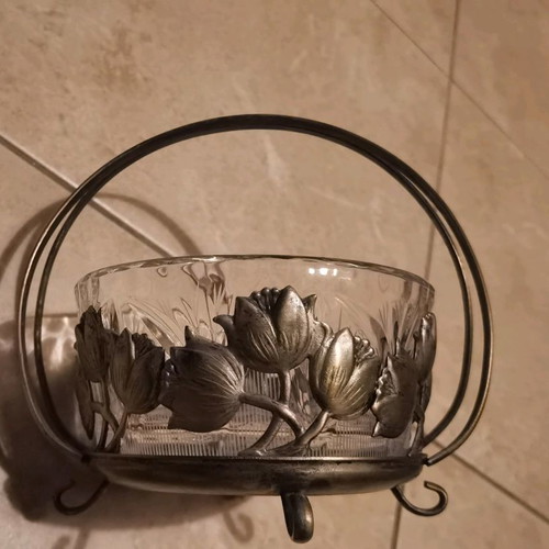 Art Nouveau decoration used in excellent condition