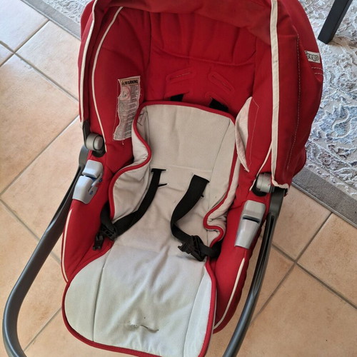 Peg-Perego baby car seat red like new, no ISO FIX