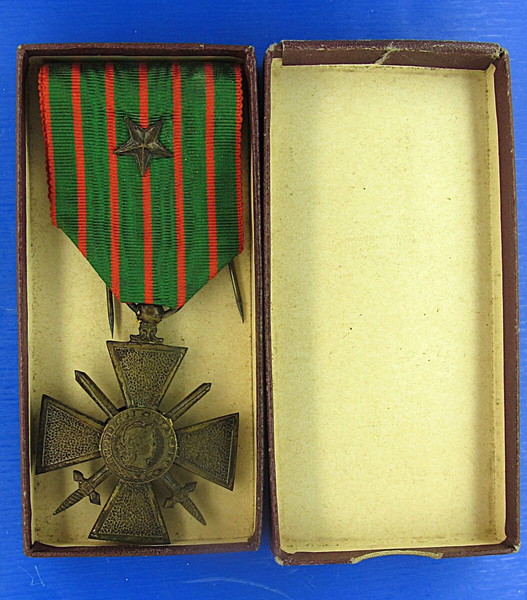ΓΑΛΛΙΑ Πολεμικός Σταυρός Croix de guerre 1914–1918 με αστέρι στο αρχικό κουτί