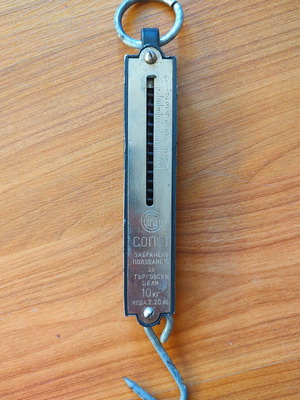 Mechanical kitchen scale like new, up to 10kg, metal body
