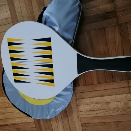 Beach rackets used, pack of 4 with ball and cases