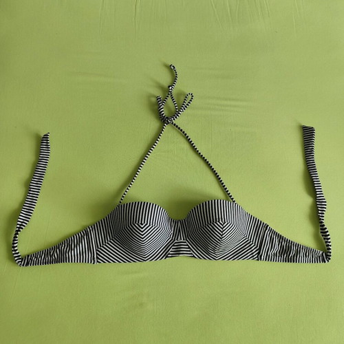 Bikini top like new, strapless with underwire and stripes
