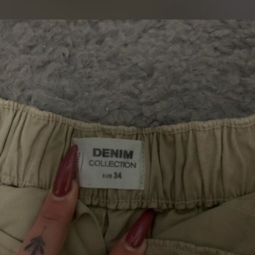 Khaki cargo shorts used, size XS