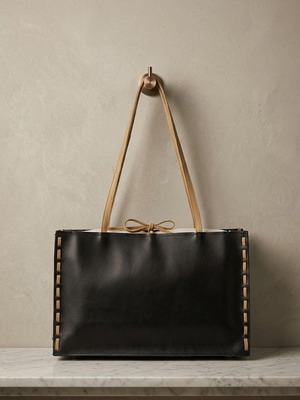 Shoulder bag leatherette black like new, vintage boho style