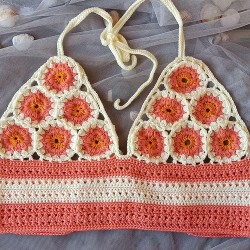 Handmade knitted bralette with flowers size Small new, pink beige