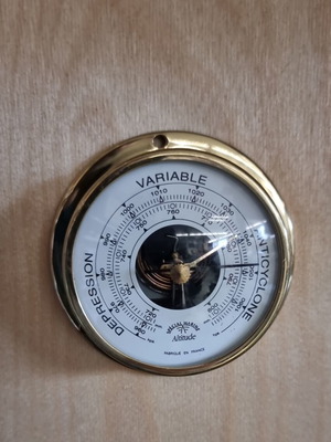 Altitude-Special Marine France Barometer brass, like new