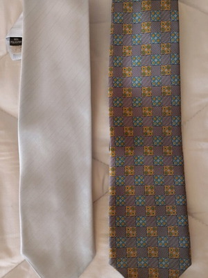 Cravates GM 100% polyester ties like new, set of 2