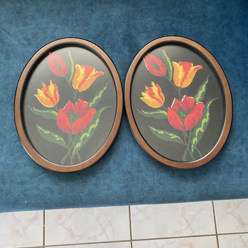 Vintage needlepoint tulip paintings set of 2 in oval wooden frames like new