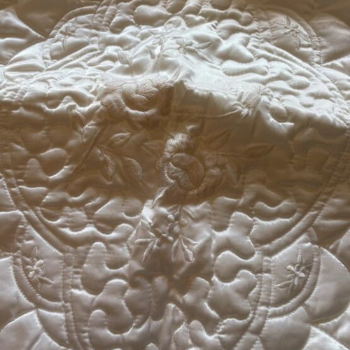 Satin bridal quilt like new