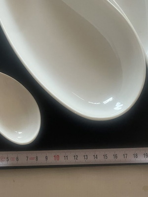 Yin Yang porcelain serving set with black wooden base, 2 large and 2 small platters