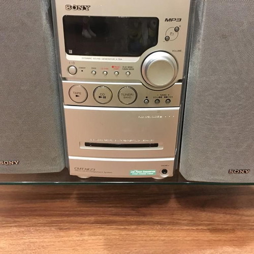 Sony CMT-NEZ3 sound system in excellent external condition like new