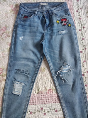 Terranova high-waist jeans like new with embroidery and patched rips