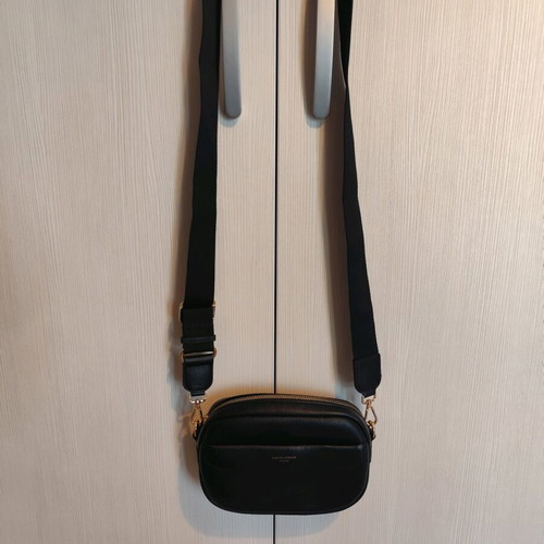 David Jones crossbody mailbag like new, black