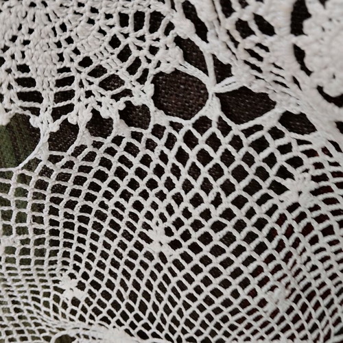 Handmade knitted round tablecloth new, diameter 165x165 cm