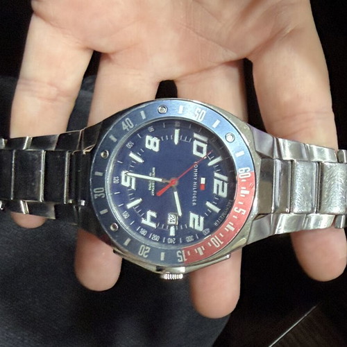 Tommy Hilfiger Men’s Watch Ref. F90312 Like New, Silver Stainless Steel