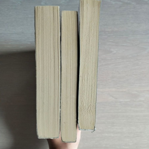 Noir books used, 3 pieces (2, 6 and 7)