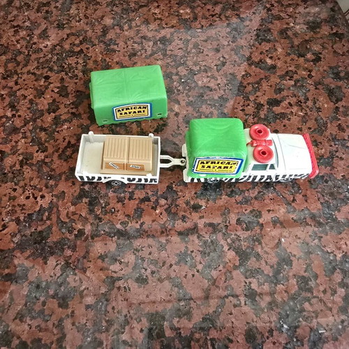 Safari Toy Cars Set 1:80 Majorette like new