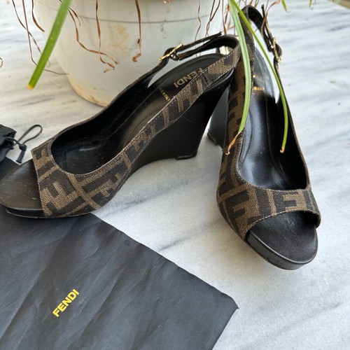 Fendi platform sandals size 37 like new with pouch