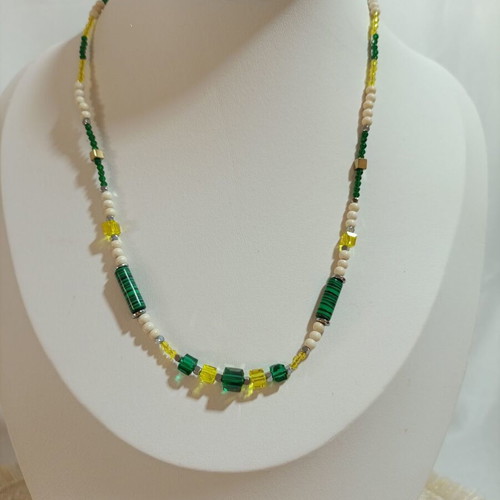 Handmade necklace Green Iris new with fresh green and gold details