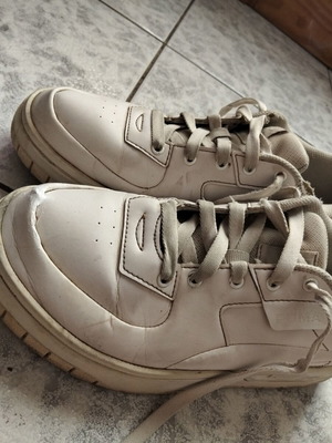 Puma sneakers size 40, white