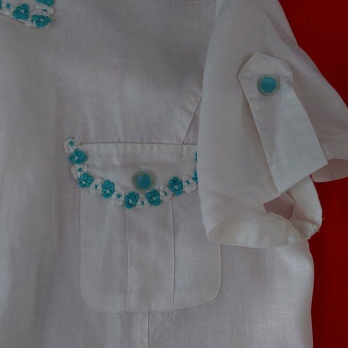 White linen dress like new, size XL, short sleeves with hidden buttons and pockets