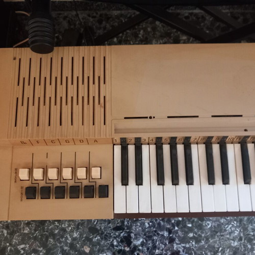 Vintage Bontempi B9 electric harmonium used