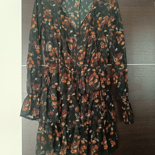Floral dress like new with ruffles, black and orange, size S