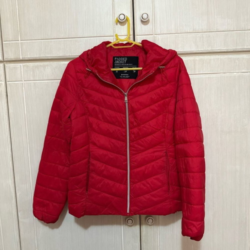 Stradivarius padded jacket red like new, size L