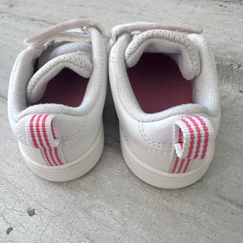 Adidas kids sneakers white with velcro size 22 like new