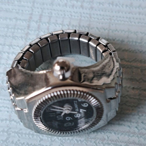 Ring watch quartz like new with black dial and silver bracelet