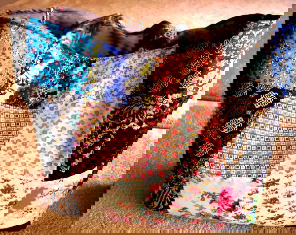 tsanta chiros ifasmatini handbag patchwork rammeni sto cheri.