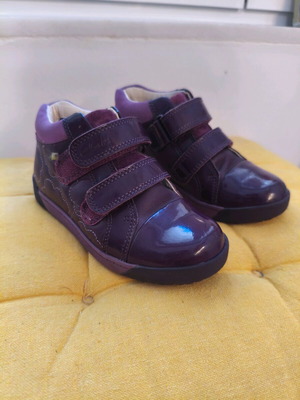 Clarks kids boots size 26 like new, purple