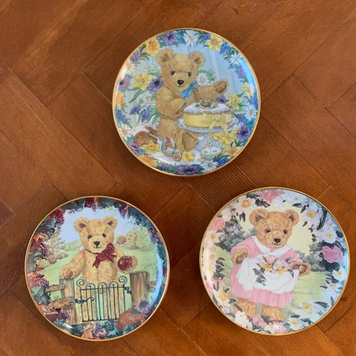 Franklin Mint Heirloom limited edition plates set of 3, like new, bone china
