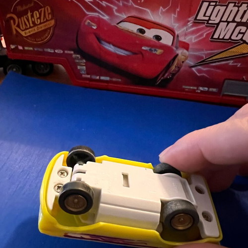 Mattel Disney Pixar Cars Ramone Pullback Motor Series toy car like new