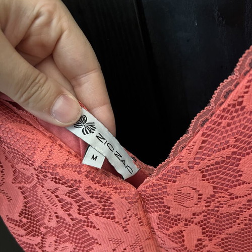 Zic Zac lace dress size M coral satin belt like new