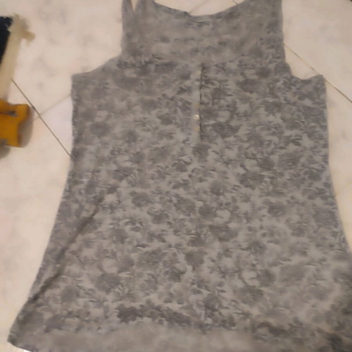 Gray tank top with embossed gray flowers used, size M-L