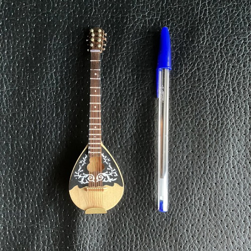 Miniature Musical Instruments Collection like new, set of 11 by Hachette DeAgostini