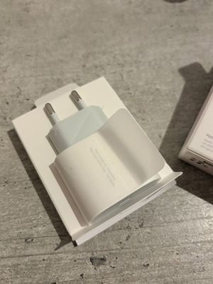 Apple charger used, genuine condition