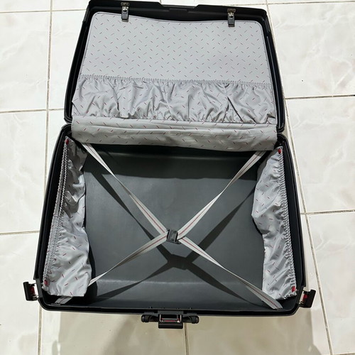 Samsonite hard suitcase used, black with wheels and lock