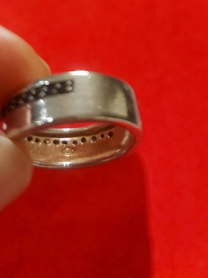 Jools women's ring with black zirconia like new