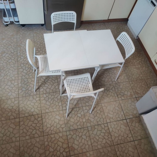 Table with chairs, closed 46x56cm, open 92x56cm