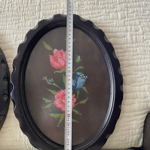 Decorative wall frames like new, set of 2