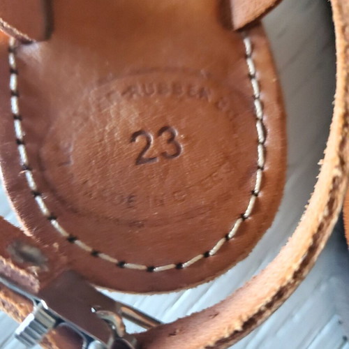 Handmade leather sandals with shells new
